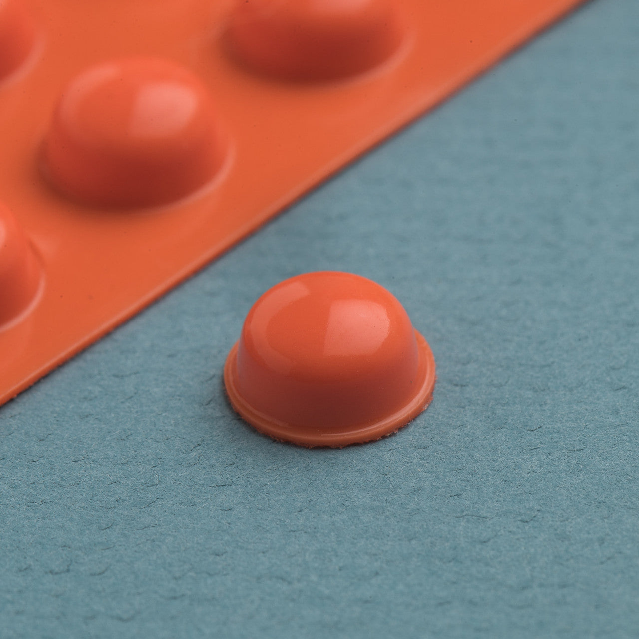 Large Can-Do Bump Dots - Orange are designed for for individuals with low vision, tactile are a valuable solution for your labeling needs. 